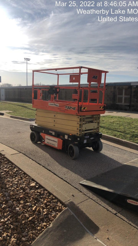 2022 JLG R3246