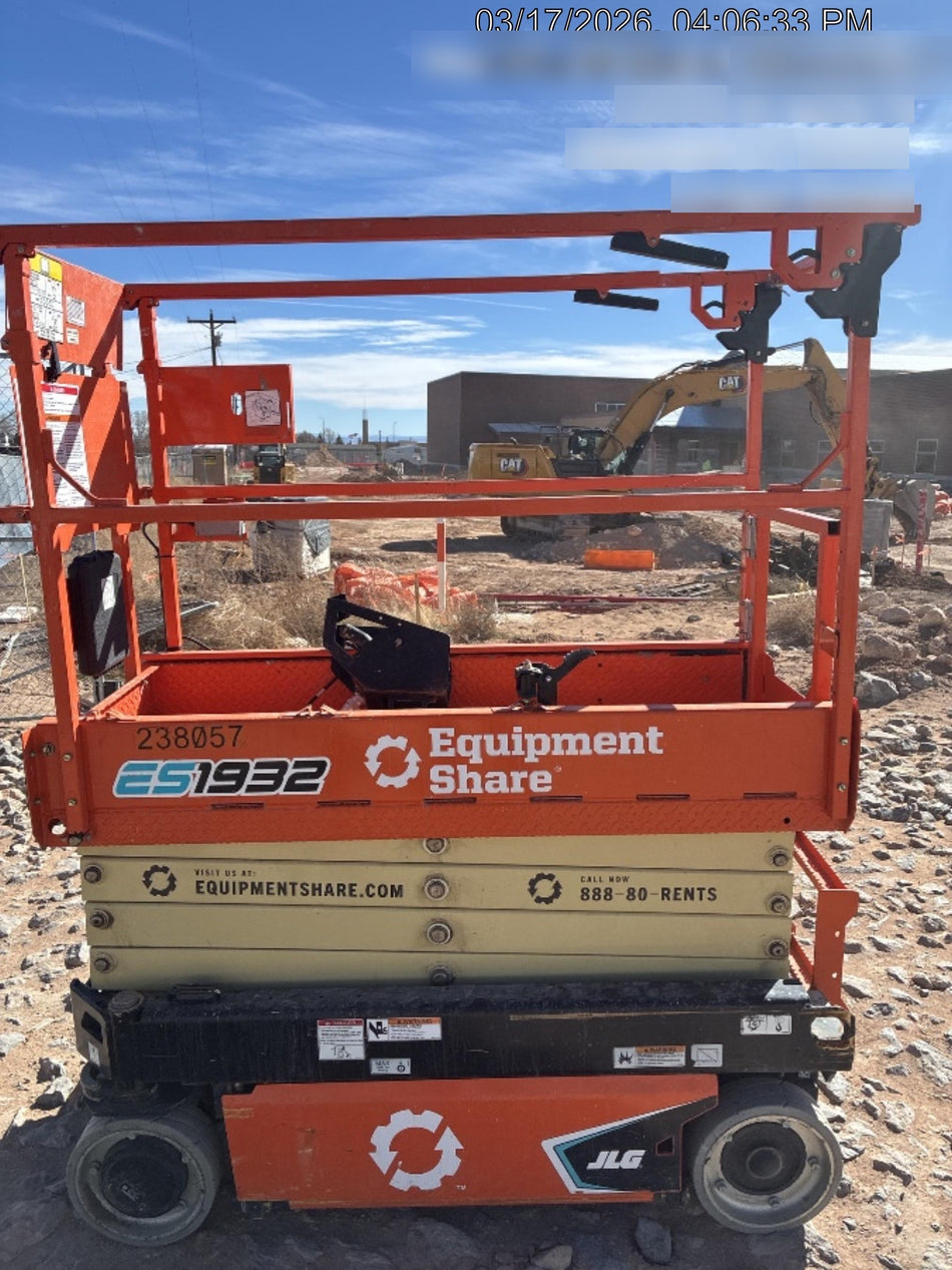 2022 JLG ES1932