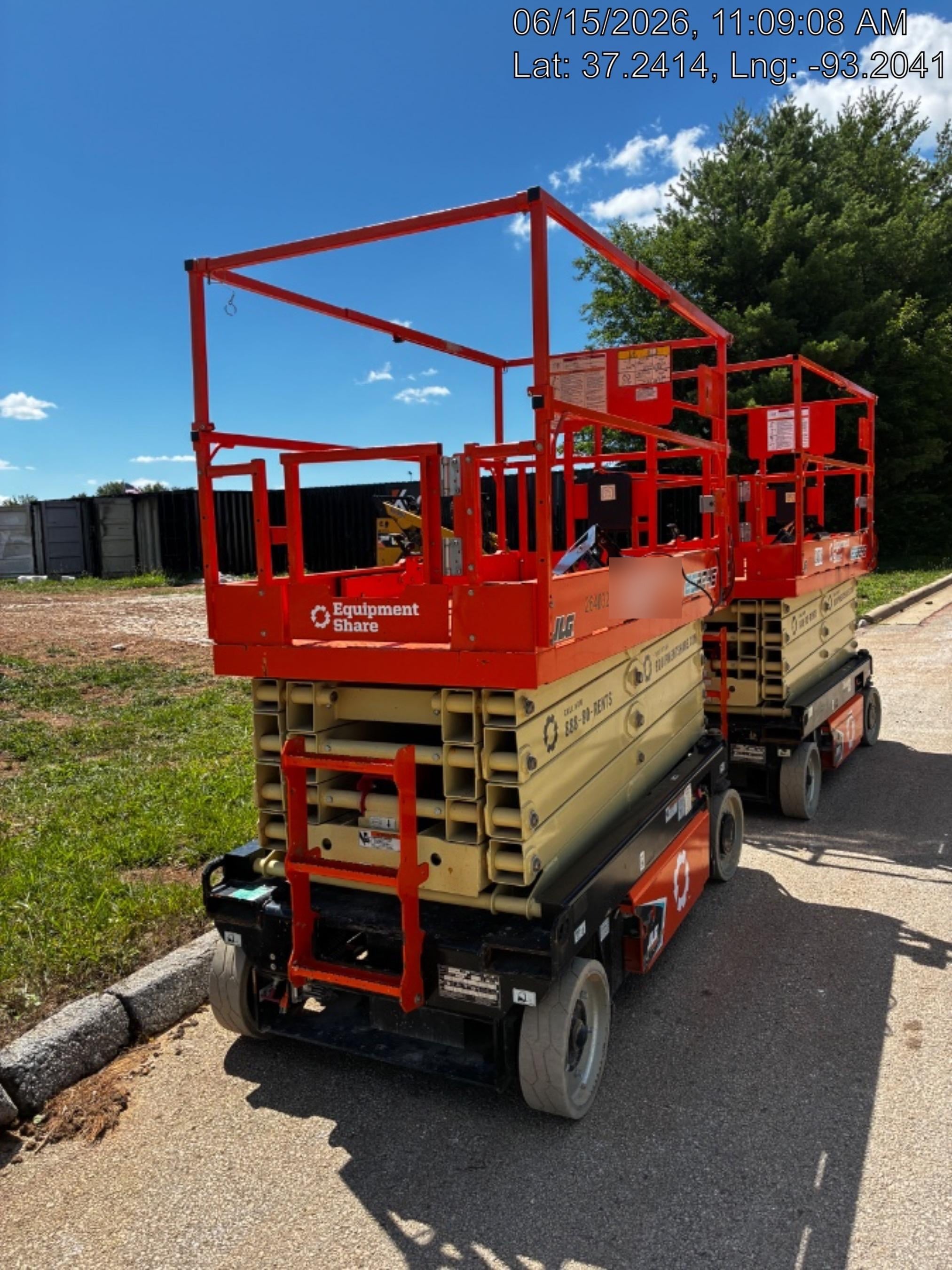 2022 JLG ES3246