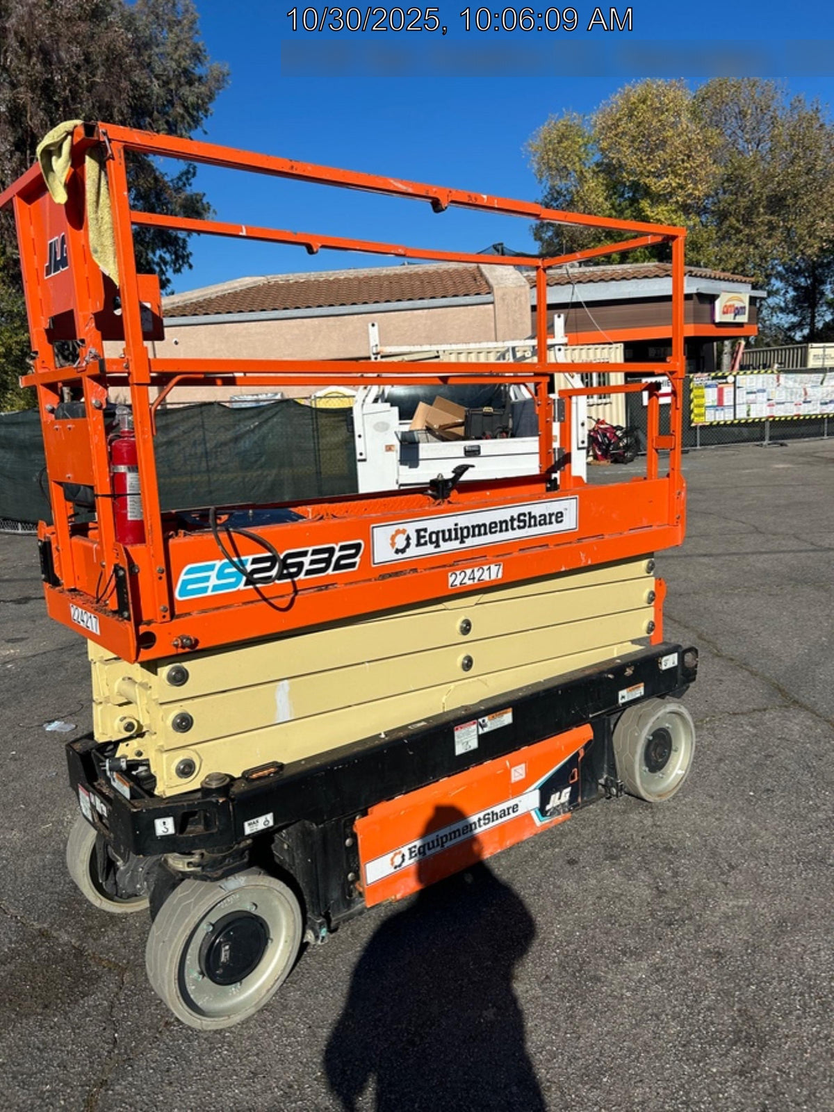 2022 JLG ES2632