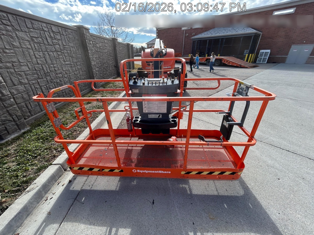 2023 JLG 600AJ