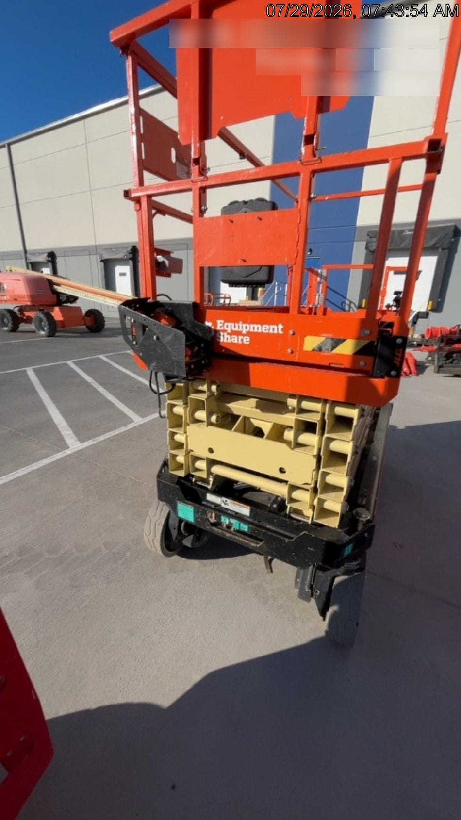 2022 JLG ES3246