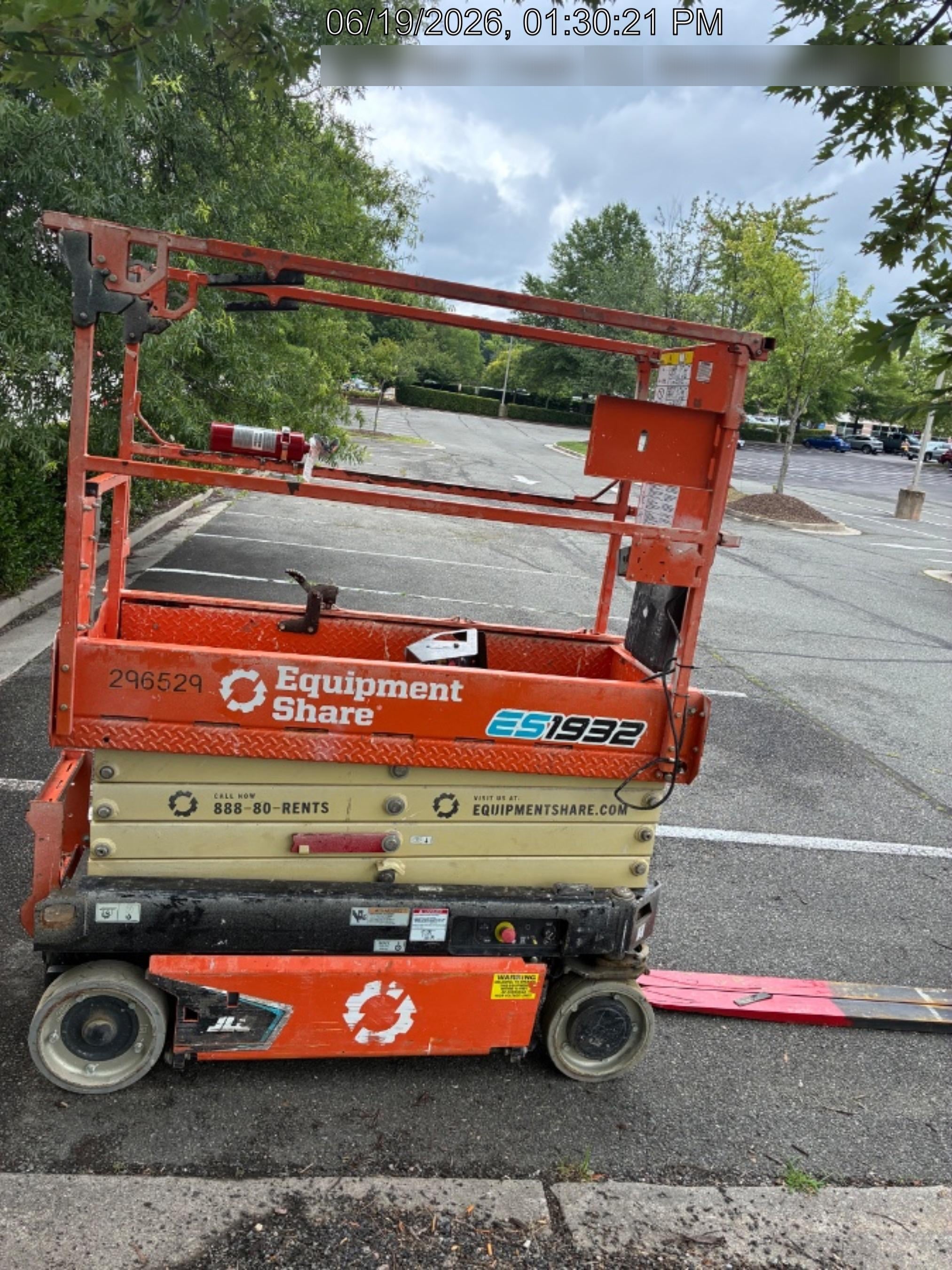 2023 JLG ES1932