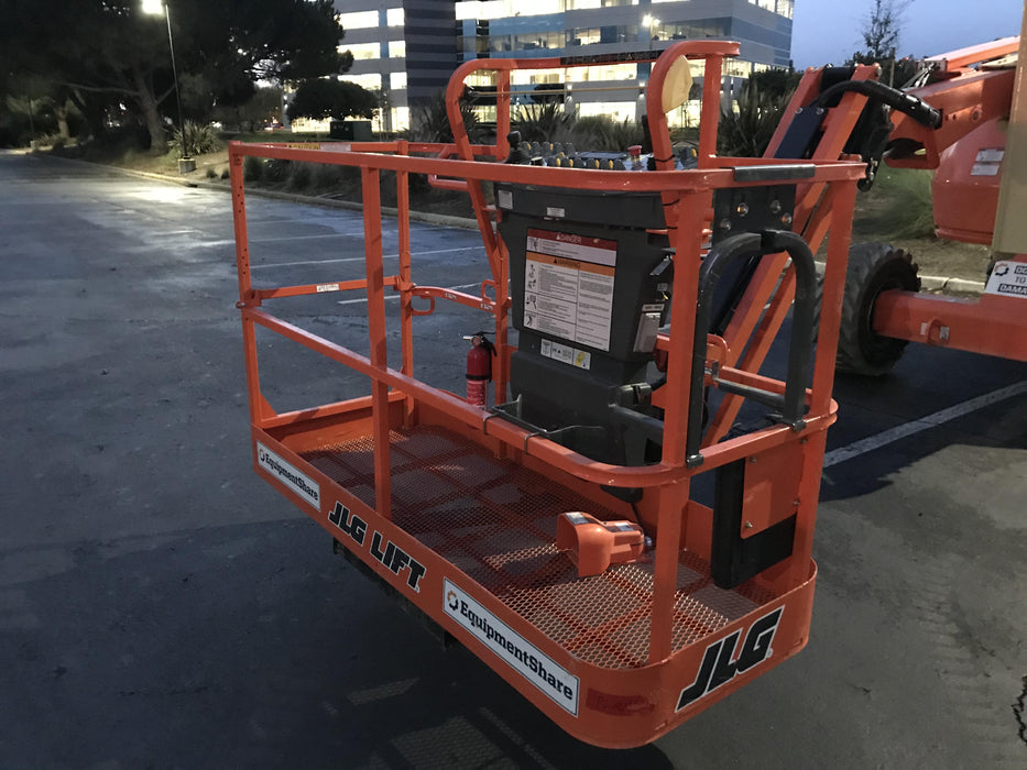 2019 JLG 450AJ