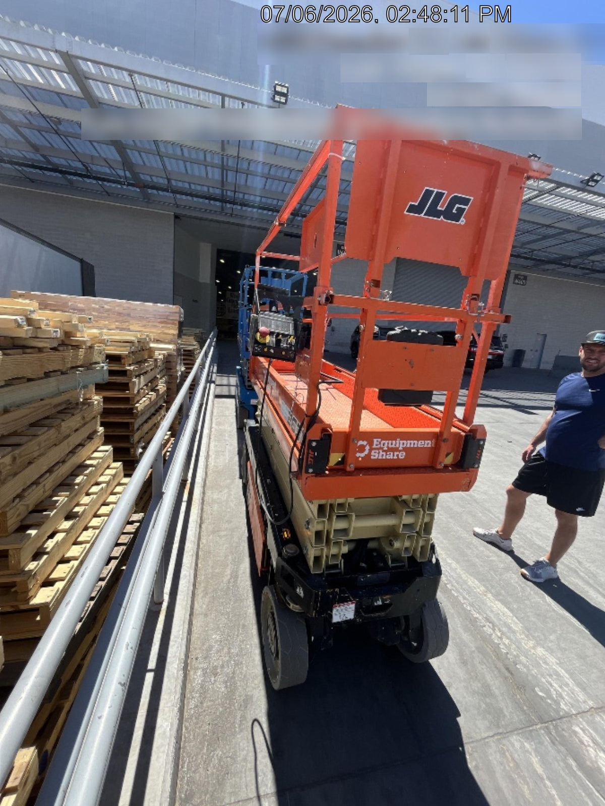 2022 JLG ES2632