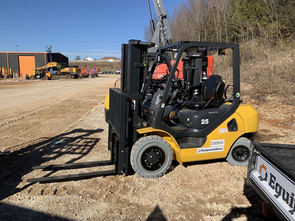 2022 KOMATSU FG25T-16
