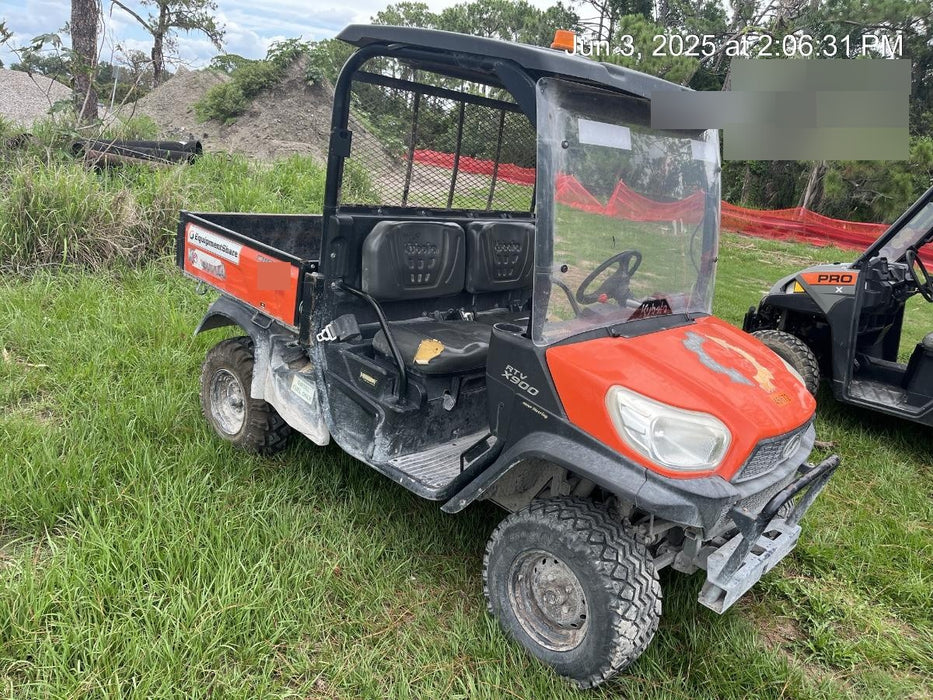 2019 Kubota RTV-X900 4wd Utility Cart, LED Strobe, Windshield Tempered Glass, Plastic Canopy, Backup Alarm