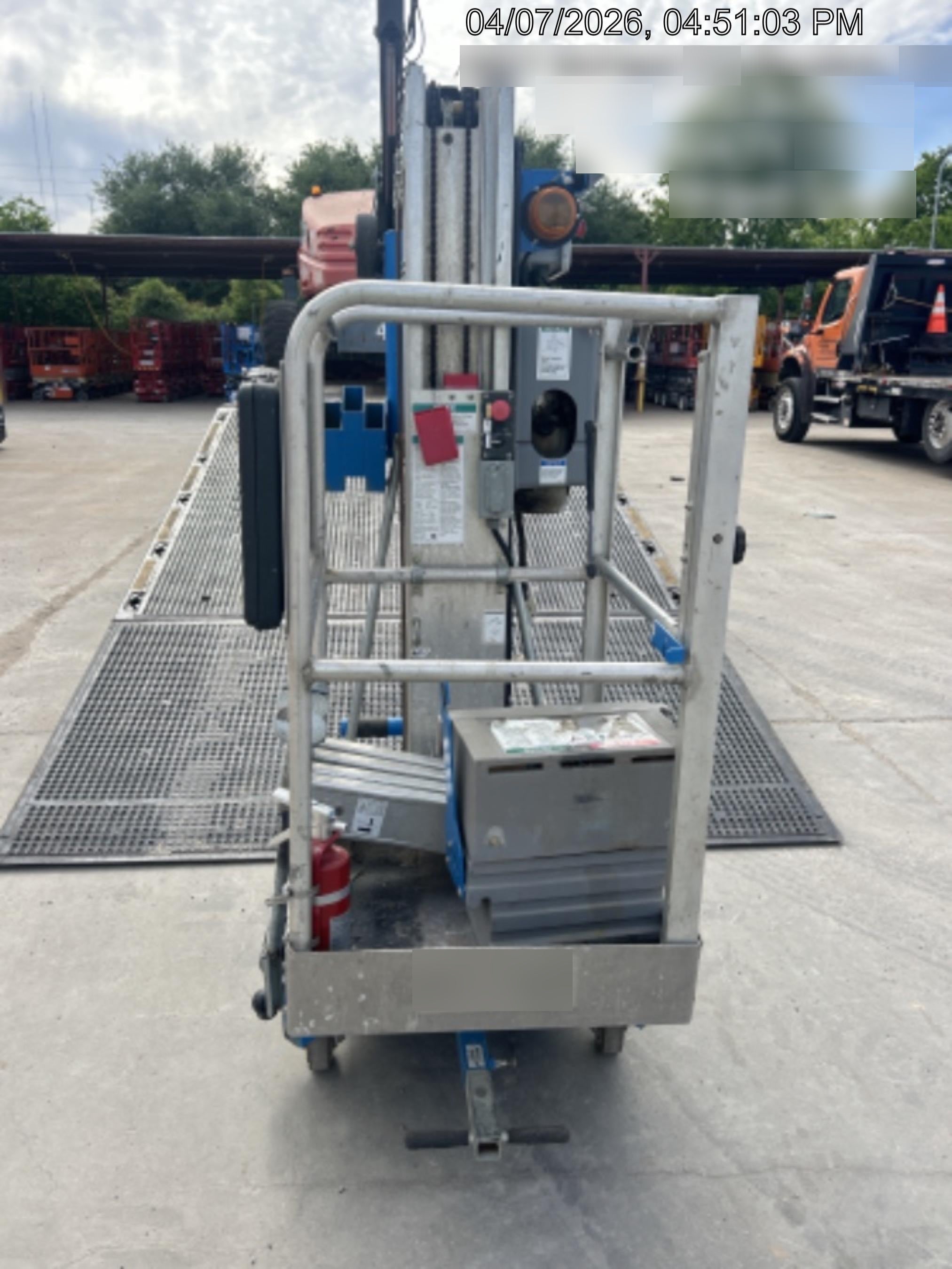 2019 GENIE AWP-30S
