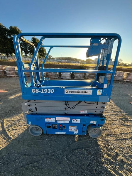 2019 Genie GS-1930 Half Height Swing Gate, 800W Inverter