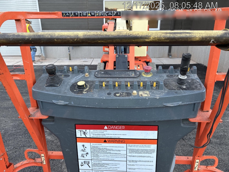2019 JLG E400AJPN