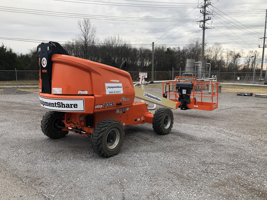 2019 JLG 400S