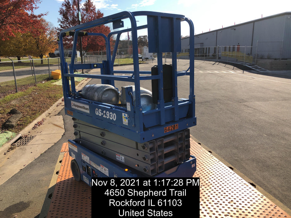 2020 Genie GS-1930 Solid Non Marking Tires, Beacon, Folding rails with half height swing gate