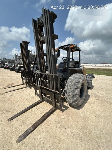 2023 CASE 588H