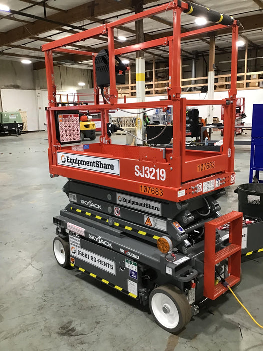 2020 Skyjack SJIII-3219 Solid NM Tires, Half height spring hinged entry gate, Dual Beacons, 800W Inverter