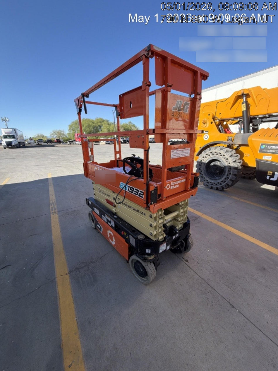 2024 JLG ES1932