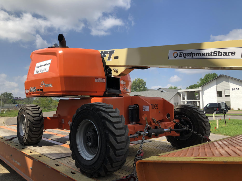 2019 JLG 400S