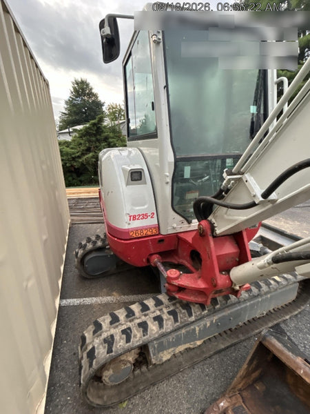 2022 TAKEUCHI TB235-2CR