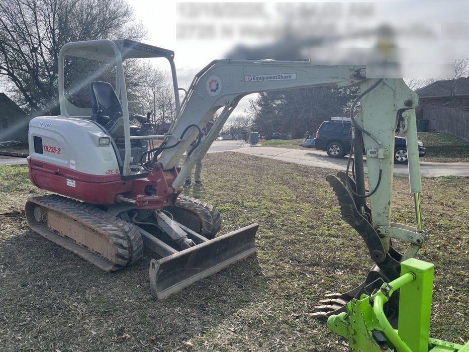 2021 TAKEUCHI TB235-2R