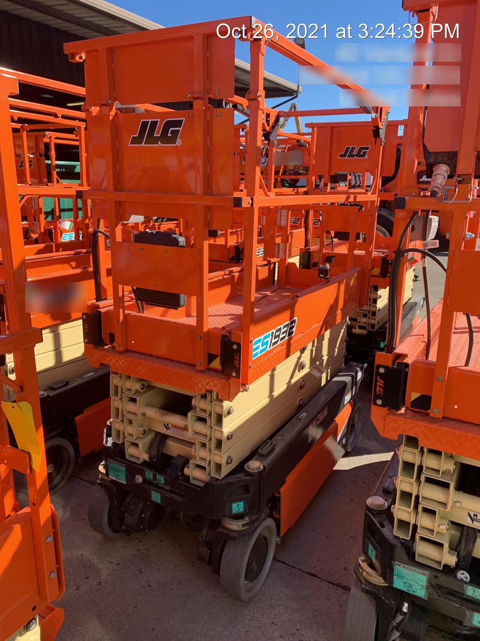 2021 JLG ES1932