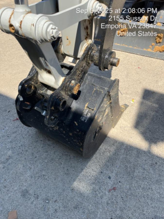 2025 TAKEUCHI 24" Bucket Takeuchi