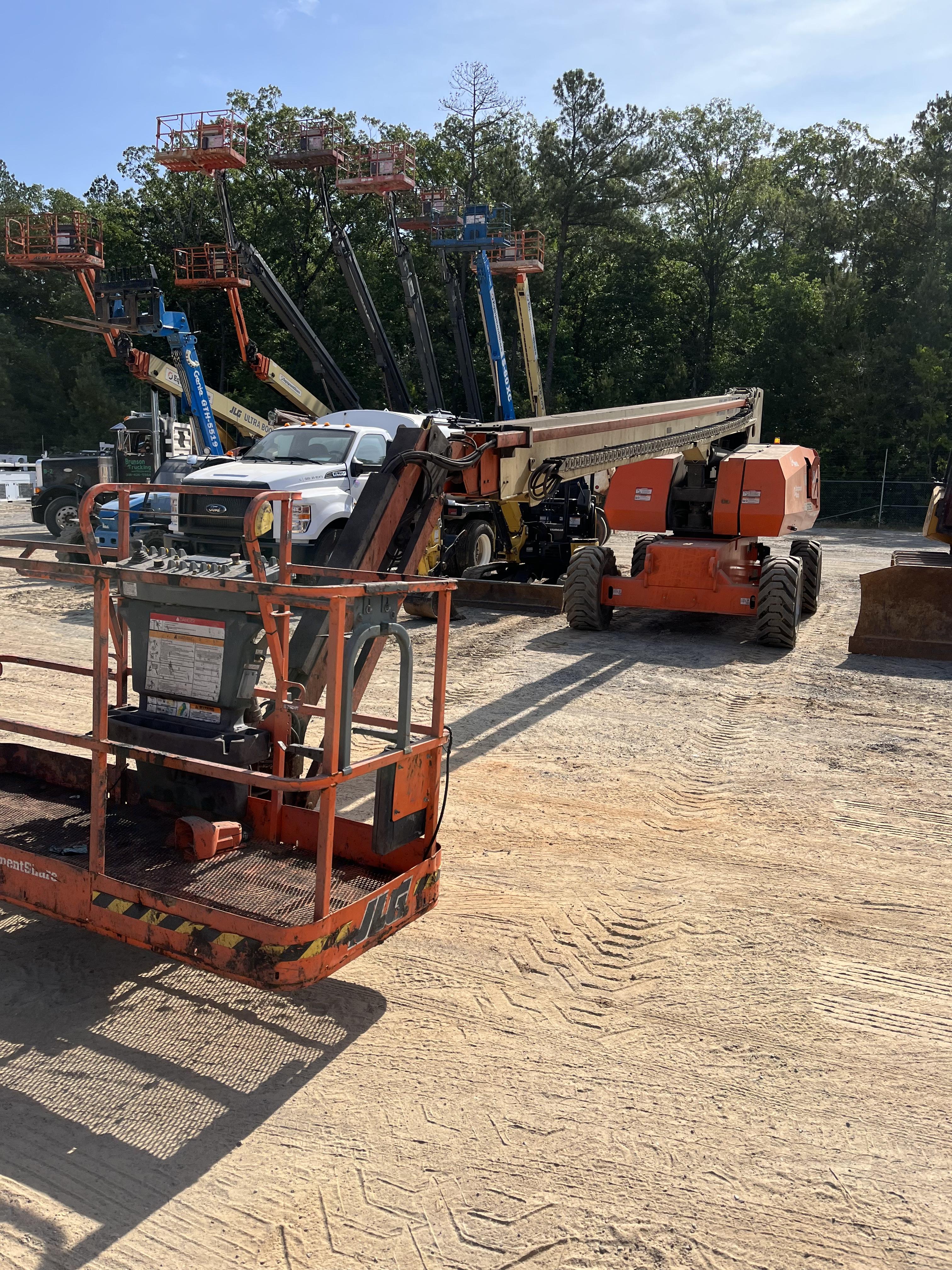 2022 JLG 860SJ
