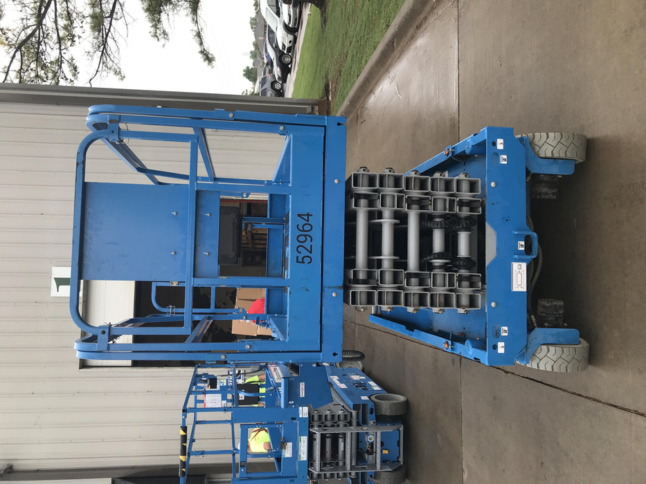 2019 Genie GS-4047 Folding rails with half height swing gate