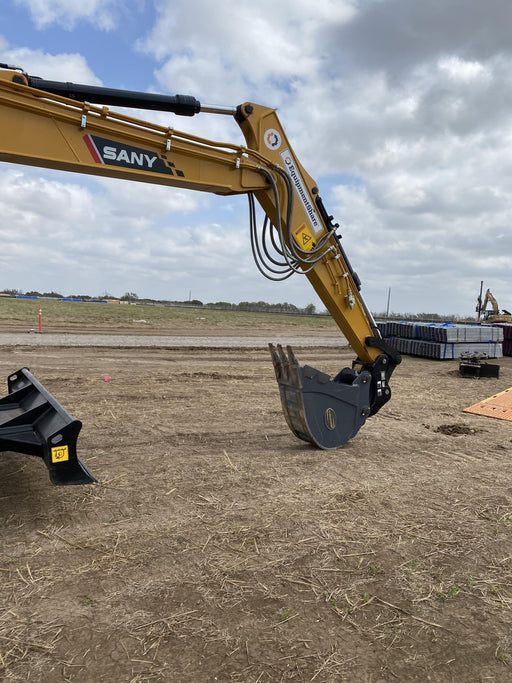 2020 STRICKLAND 18" Bucket Tooth - Strickland