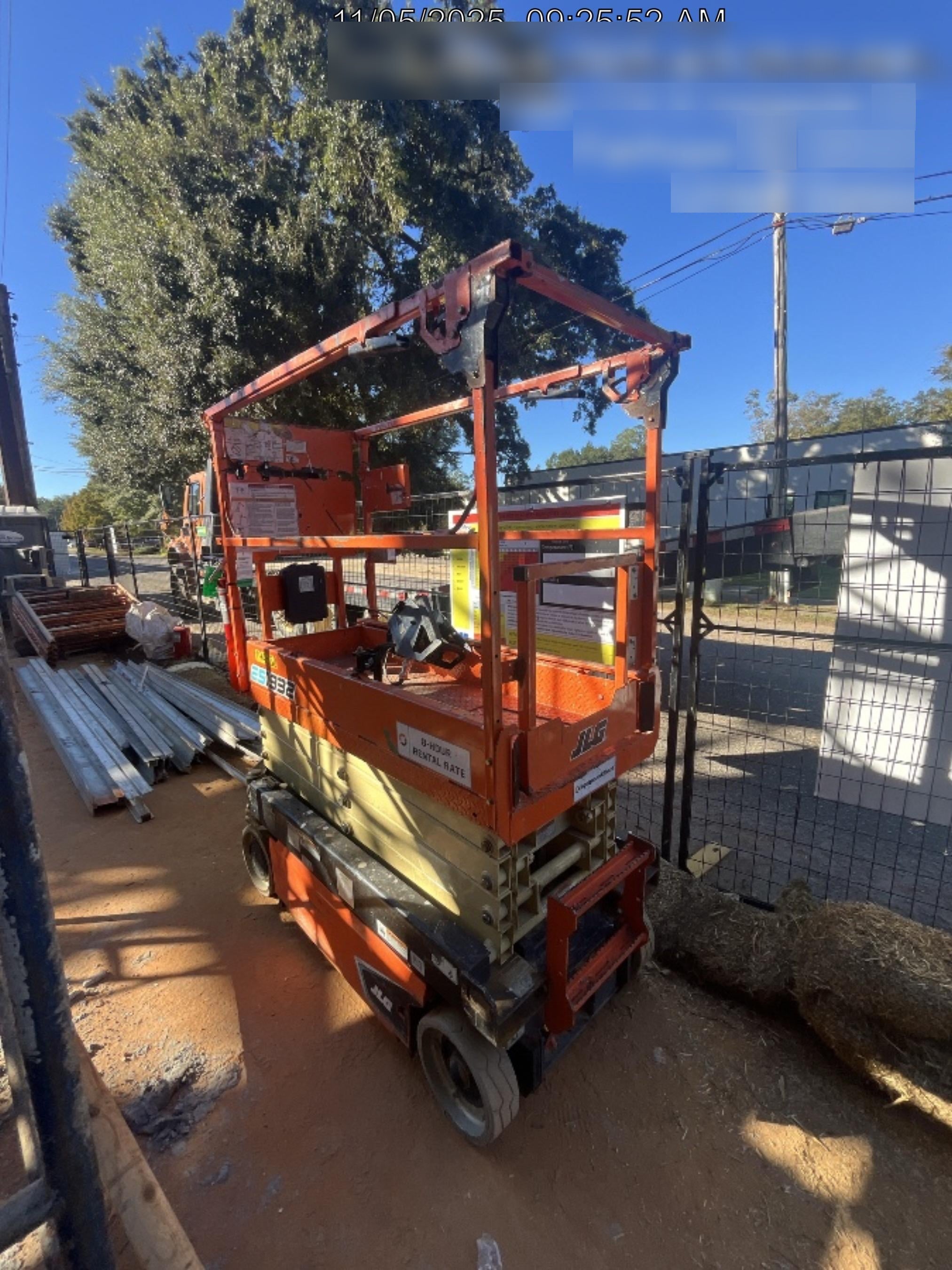 2021 JLG ES1932