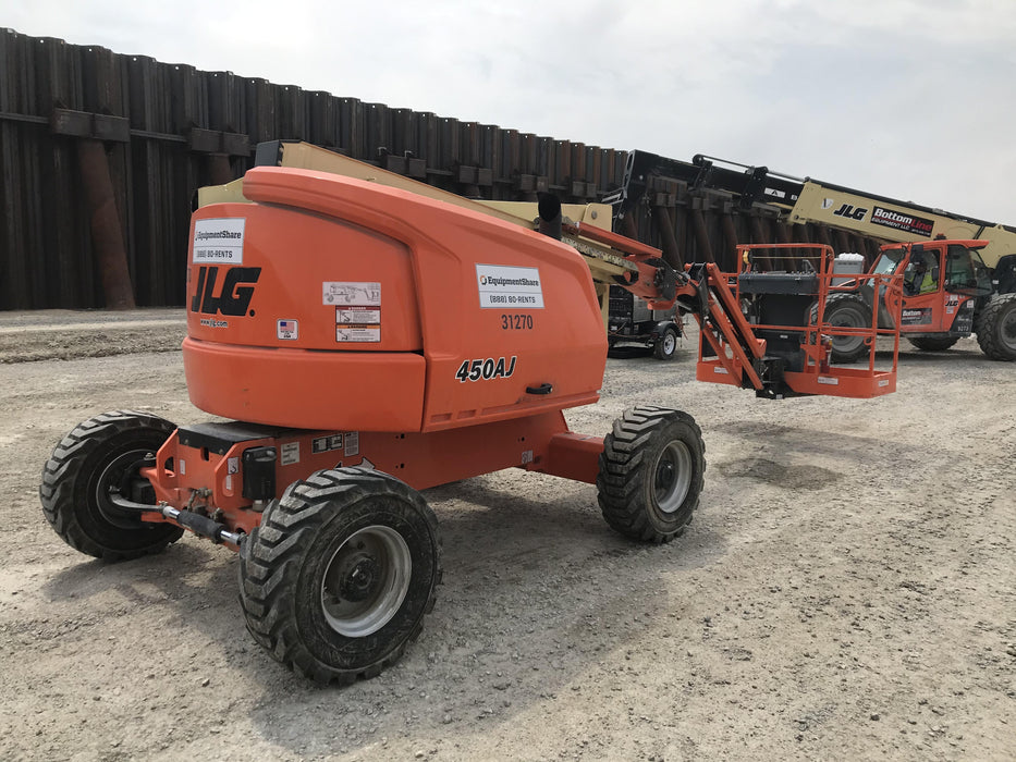 2019 JLG 450AJ
