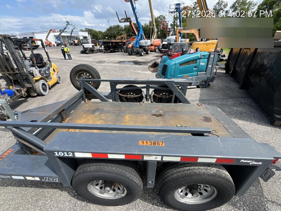2018 JLG 1012