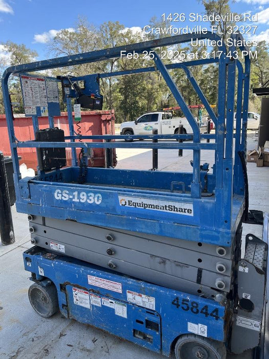 2019 Genie GS-1930 Fixed rails with chain Entry