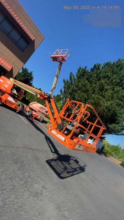 2020 JLG 660SJ