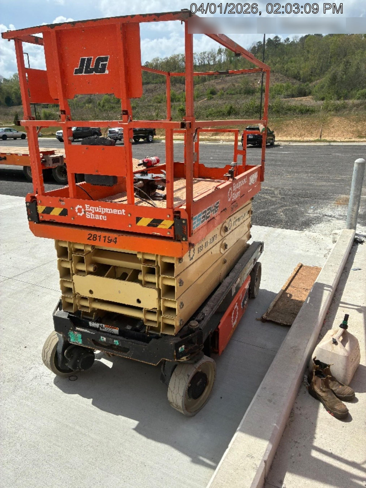 2022 JLG ES3246