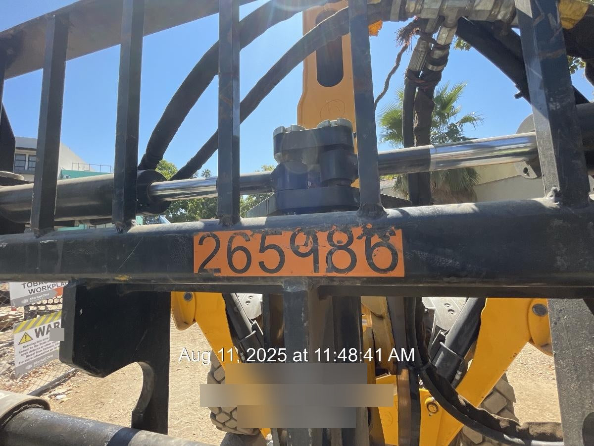 2022 JCB 332/E5286
