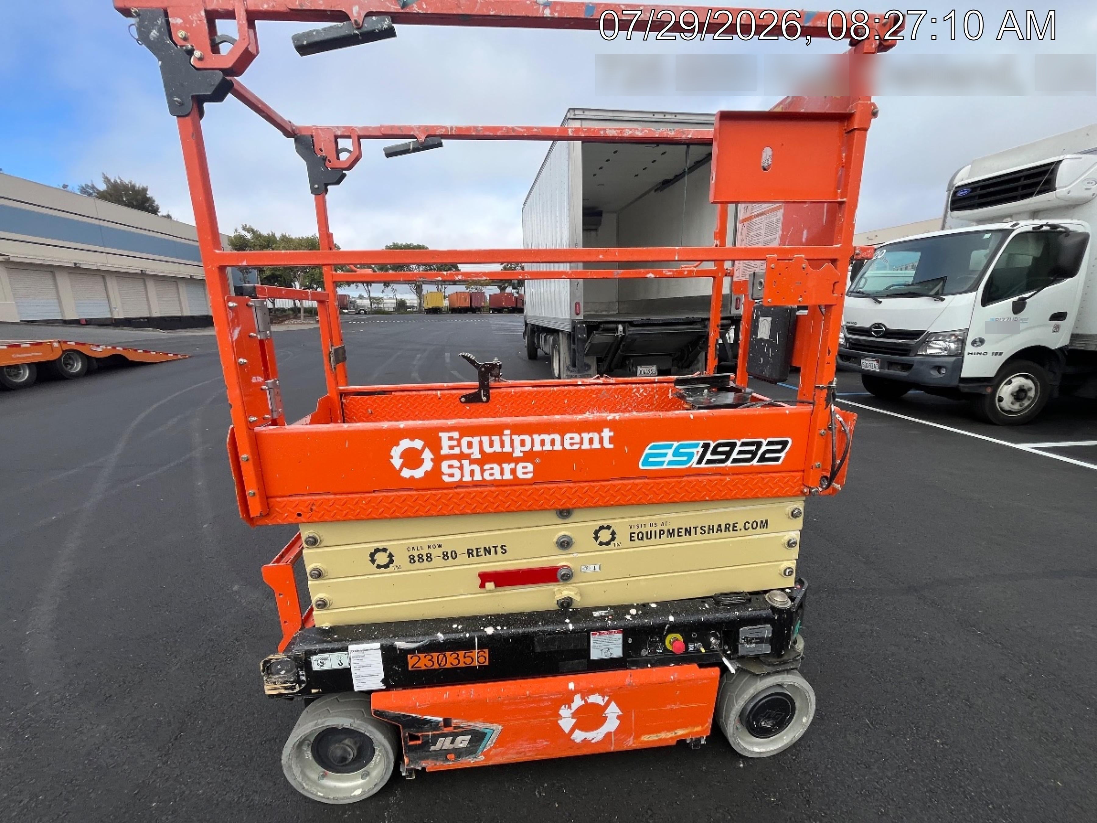 2022 JLG ES1932