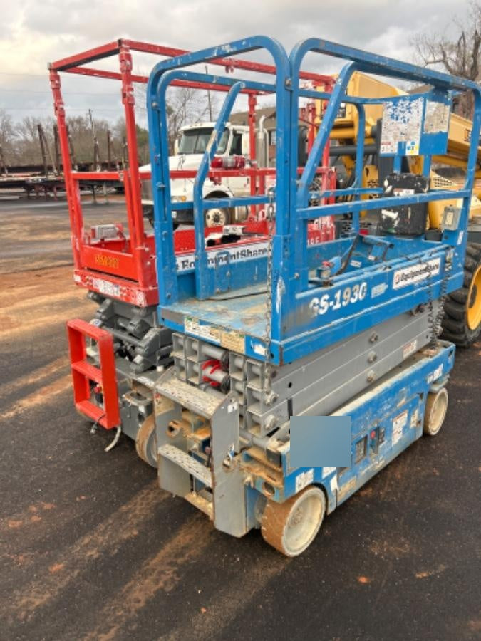 2019 Genie GS-1930 Fixed rails with chain Entry