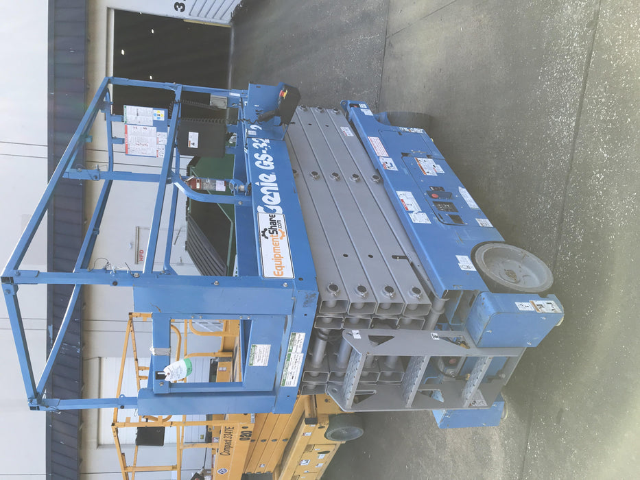 2017 Genie GS-3232 Genie GS3232 Narrow 32' Scissor Lift