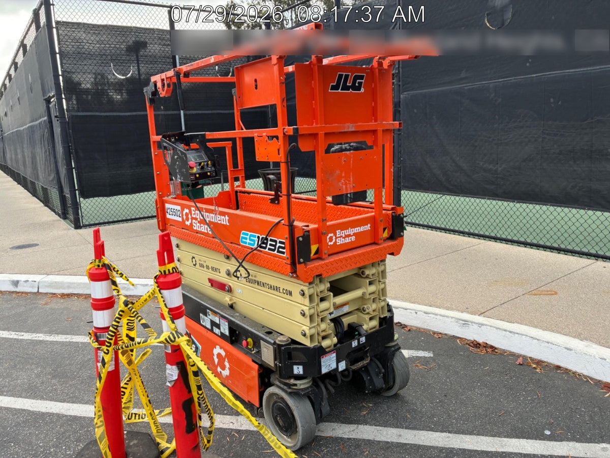 2024 JLG ES1932