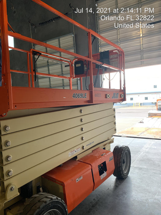 2019 JLG 4069LE