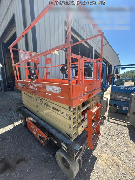 2022 JLG ES3246