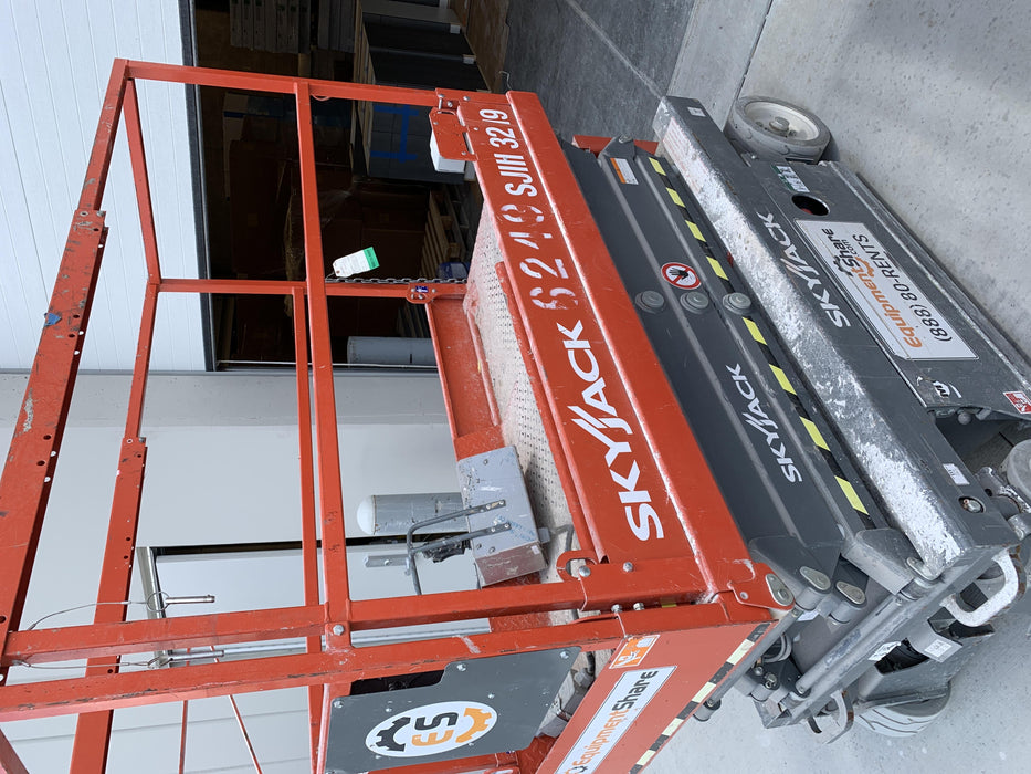 2017 Skyjack SJIII-3219 Skyjack SJ3219, Trojan Battery Set, Extended Warranty 5yr/5k hr