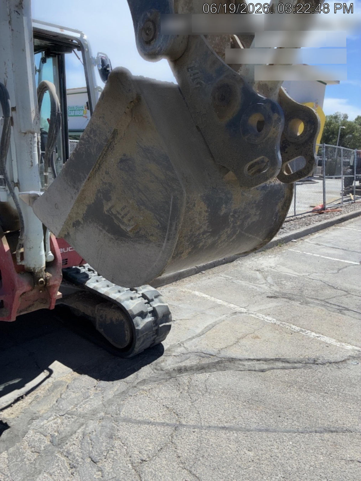 2025 TAKEUCHI 24" Bucket Takeuchi