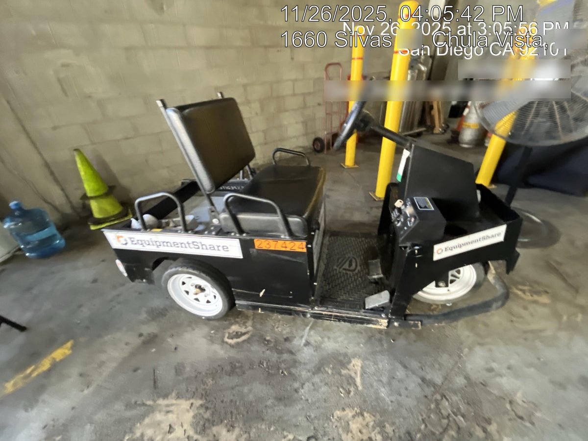 2021 Expeditor Expeditor 3 wheel Expeditor, Steering Wheel, Solid Non marketing tires, Ball Hitch, Front bumper, Painted Black