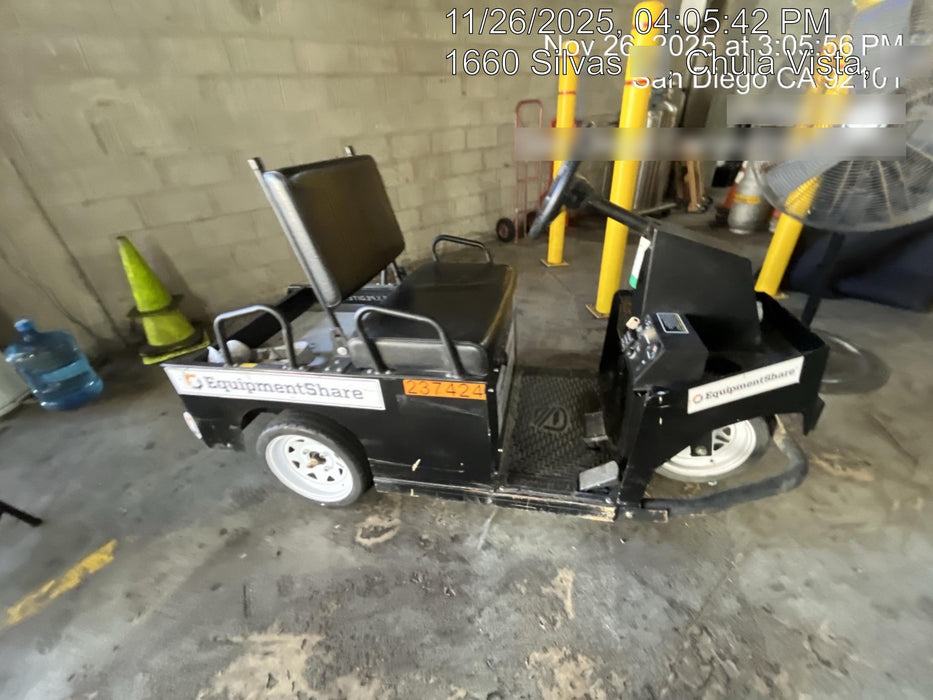 2021 Expeditor Expeditor 3 wheel Expeditor, Steering Wheel, Solid Non marketing tires, Ball Hitch, Front bumper, Painted Black