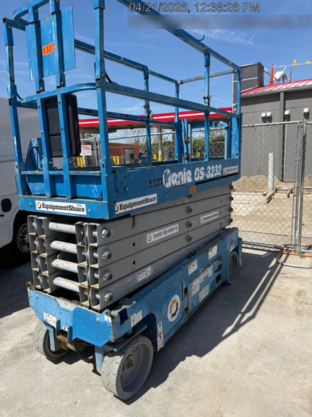 2016 Genie GS-3232 32' Narrow Scissor Lift