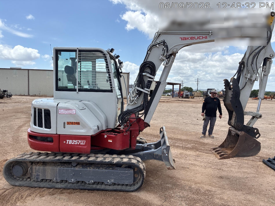 2023 TAKEUCHI TB257FRCR