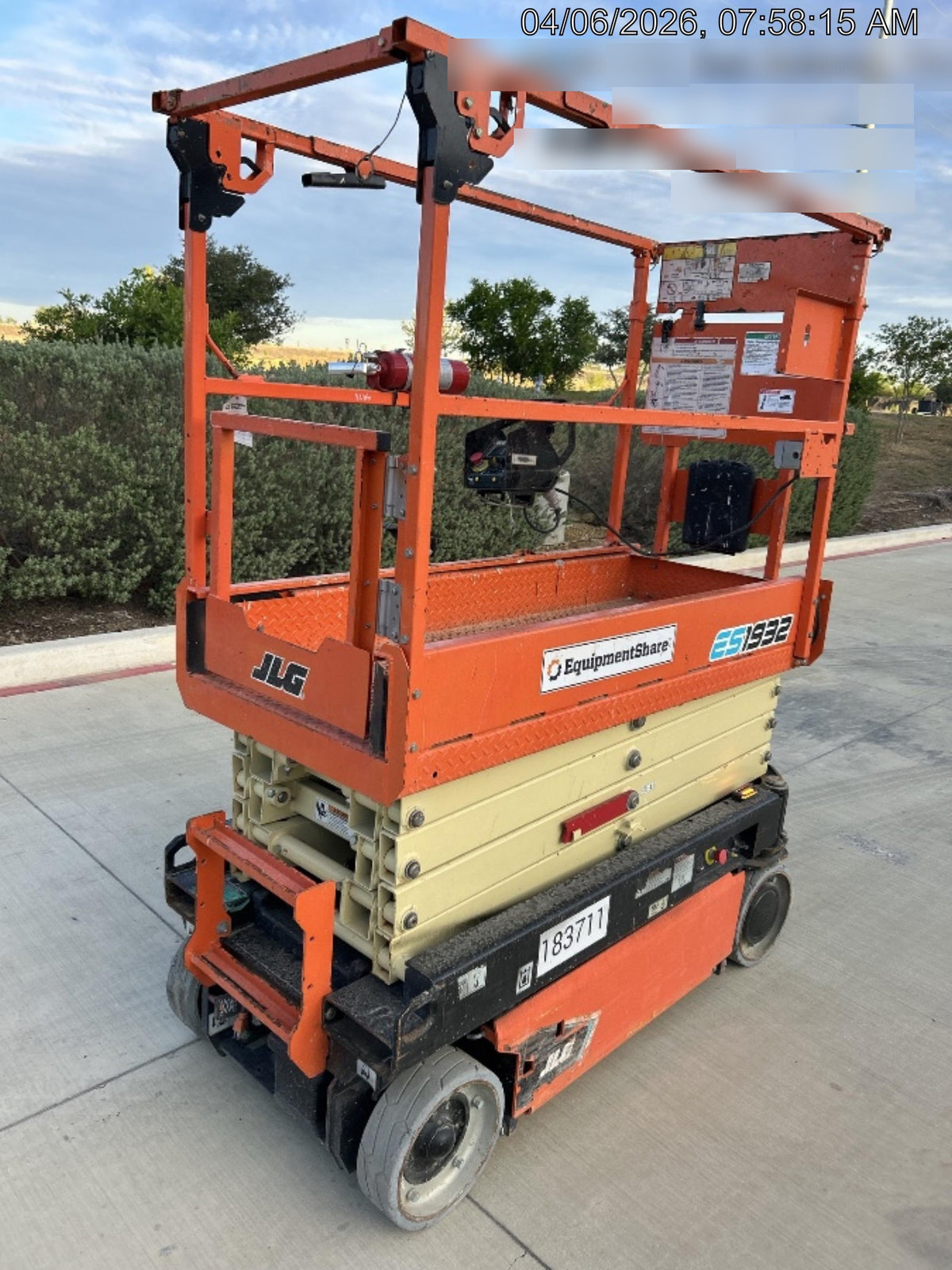 2021 JLG ES1932