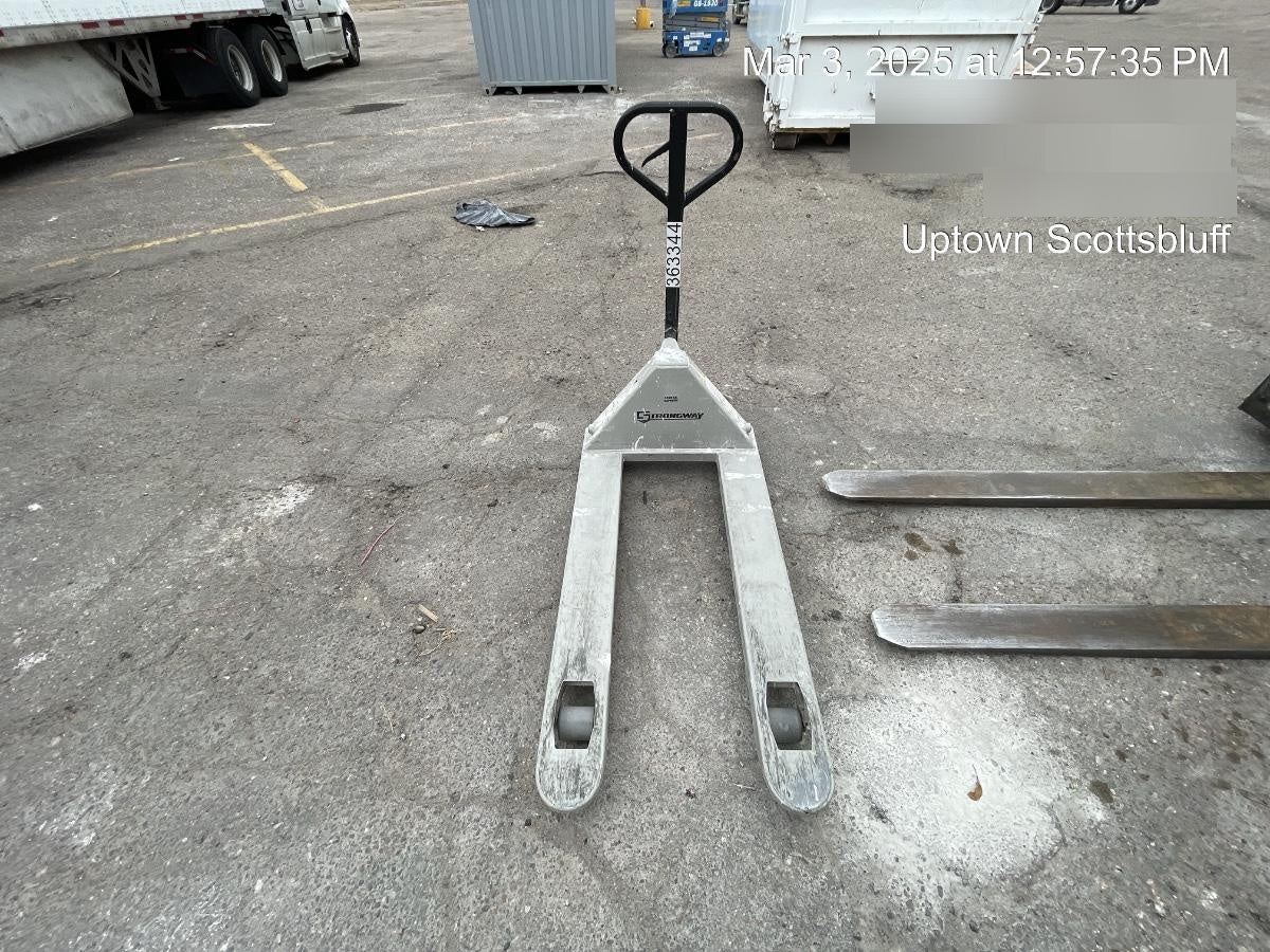 2023 STRONGWAY 4400 lb Pallet Jack