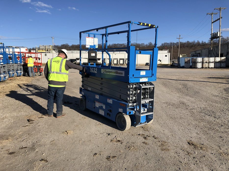 2020 Genie GS-2632 Standard, Folding half height swing gate