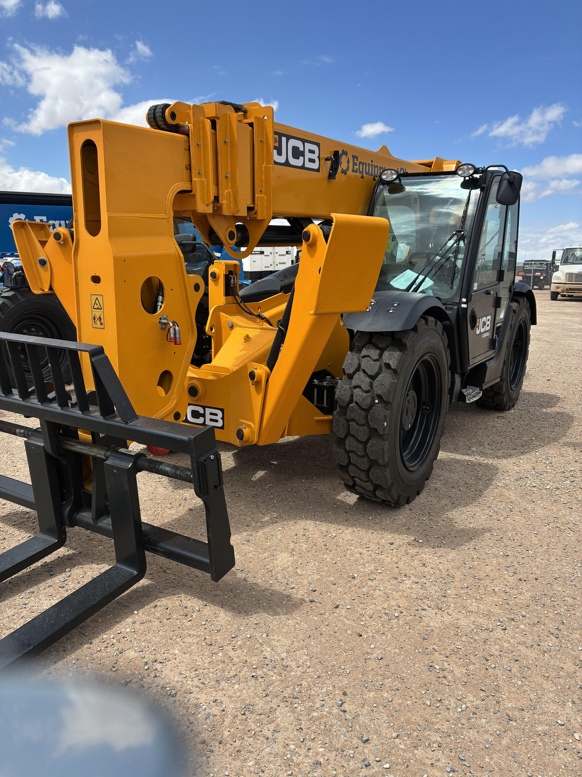 2026 JCB 512-56